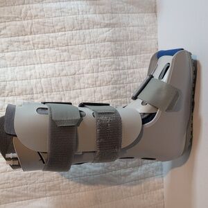 Pediatric Pneumatic Aircast Walker